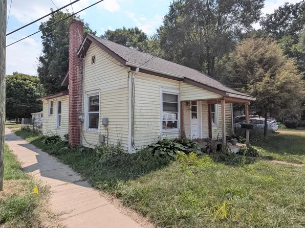 502 W Main St, Hartford, MI 49057