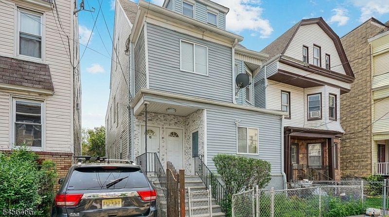 1st image of 18 Eliis Ave