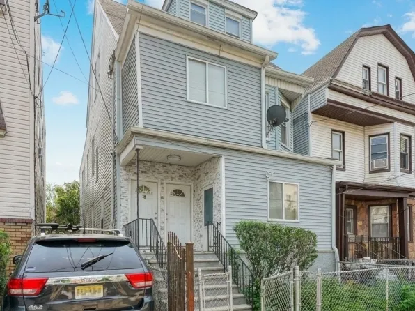 18 Eliis Ave, Irvington Twp., NJ 07111