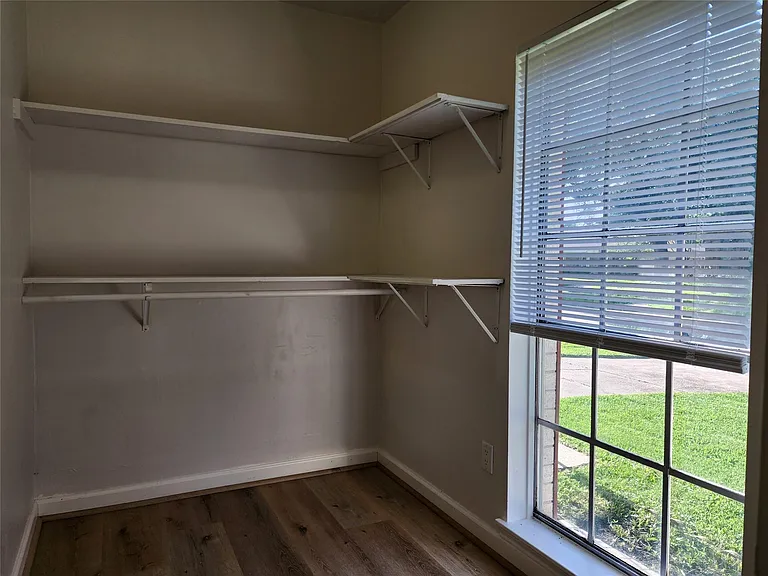 8531 Hiawatha Dr — Photo 10