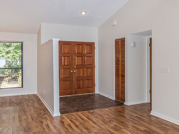 5th image of 757 Sandy Oaks Ct
