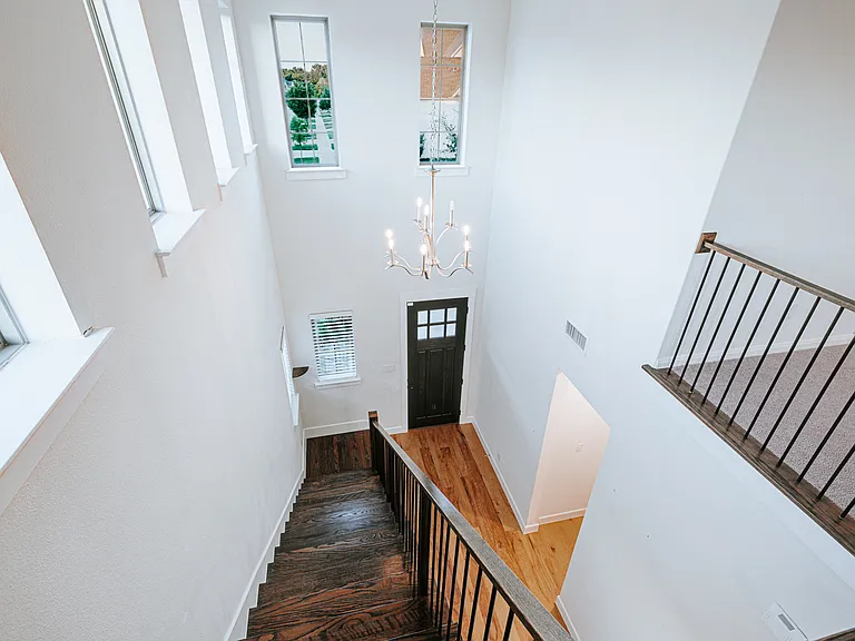 7827 Piedmont Ave — Photo 16