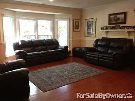 1st image of 1348 Llewellyn Ave