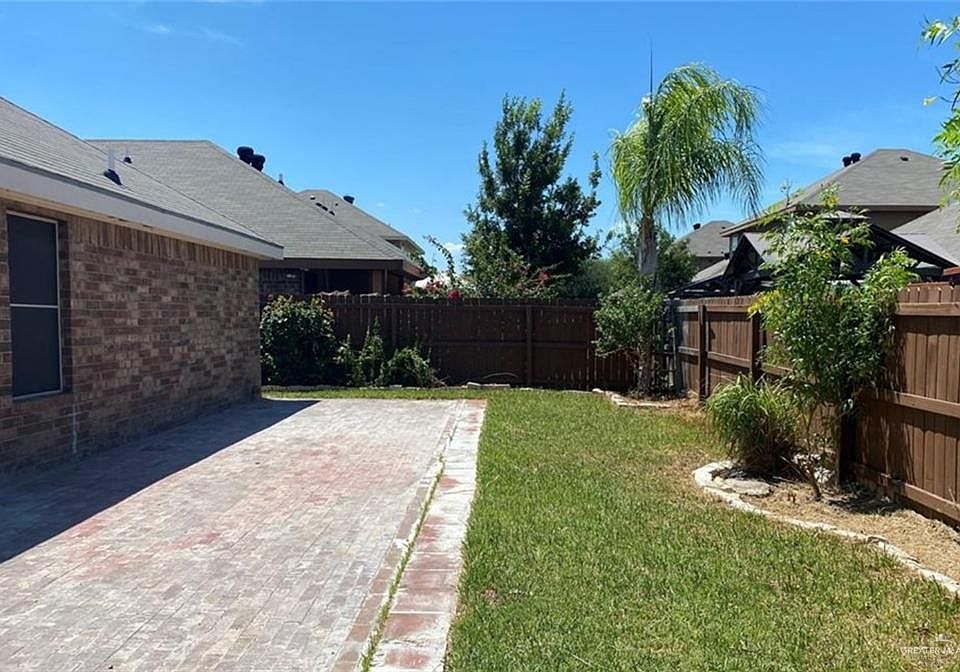 2nd image of 4704 Pelican Ave