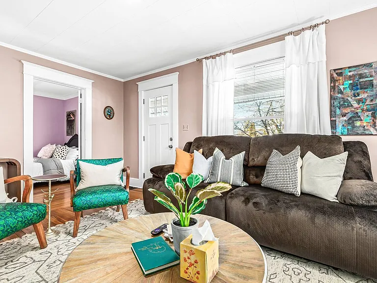 211 Catalpa Dr — Photo 30