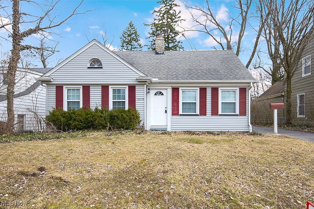 1529 Laclede Rd photo 1