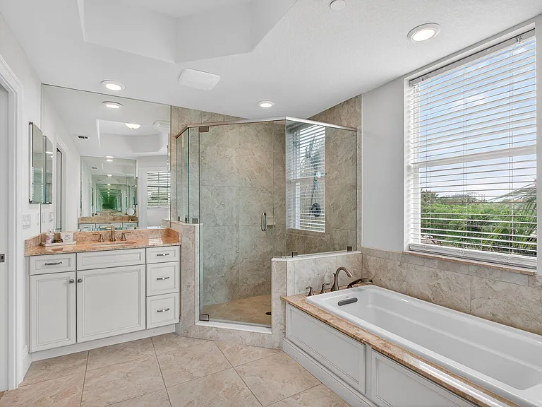 834 Bay Colony Dr S — Photo 24