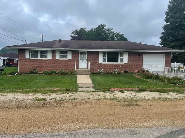 109 Division St, Hanover, IL 61041