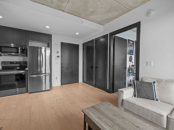 3rd image of 458 E 25th St #305
