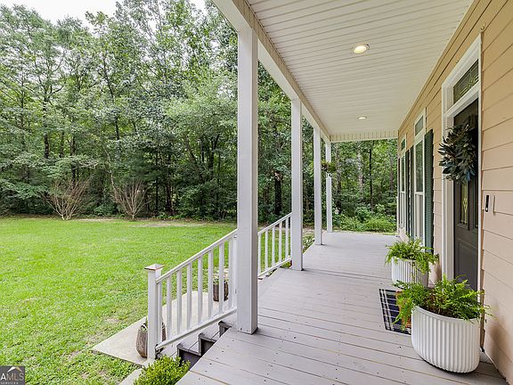 4th image of 131 High Bluff Rd
