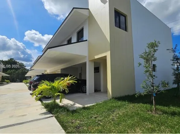 574 NW 7th St #1, Florida City, FL 33034