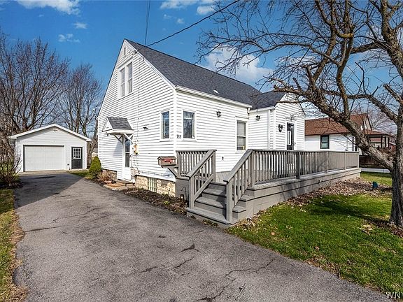 2nd image of 788 Beach Rd
