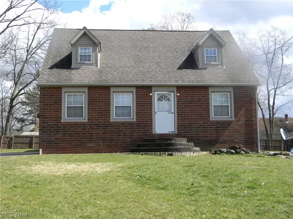 2182 Garfield Ave, Niles, OH 44446