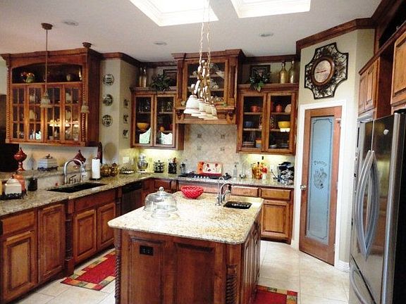 5th image of 200 Skywood Cir