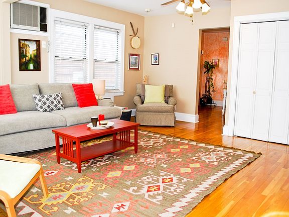 3rd image of 387 Pleasant Ave