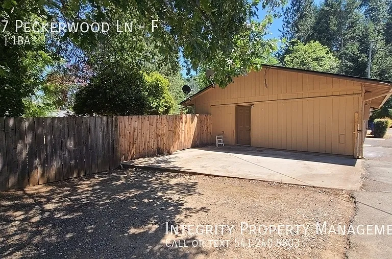 157 Peckerwood Ln #F — Photo 2