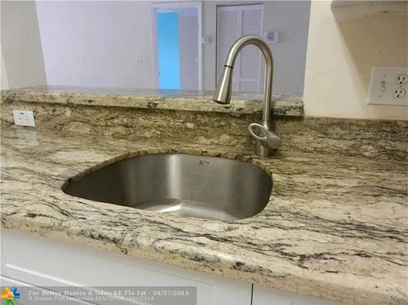 2721 Ocean Club Blvd APT 204, Hollywood, FL 33019