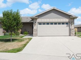810 E El Dorado Cir, Sioux Falls, SD 57108