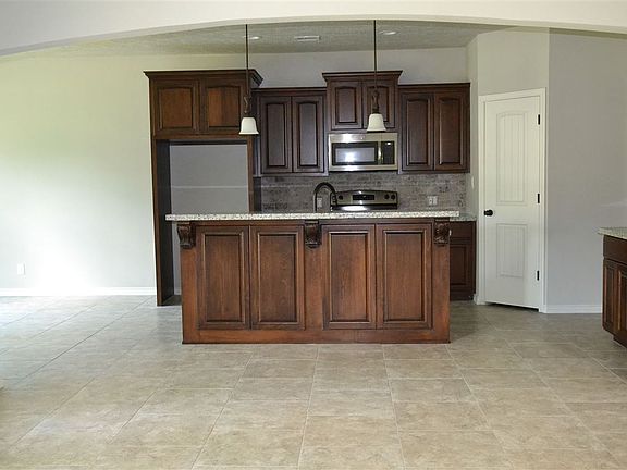 5th image of 127 Timbercreek Ln