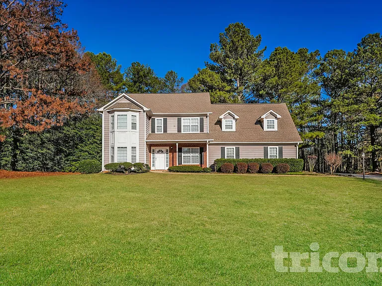 235 Red Maple Dr — Photo 1