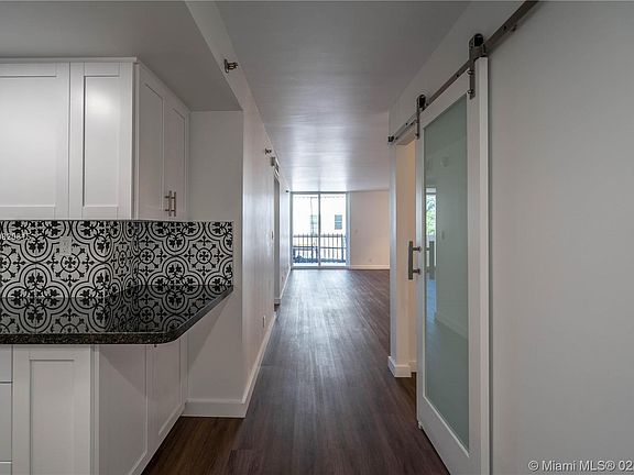 3rd image of 2401 Collins Ave APT 407
