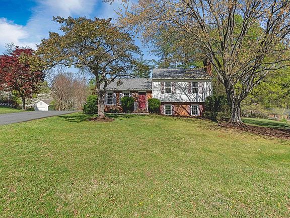 2nd image of 117 Stonehouse Dr