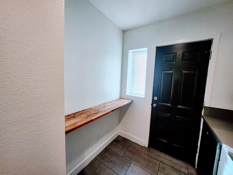 646 N 10th Ave — Photo 26