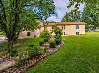6755 Old Stonehouse Dr, Newburgh, IN 47630