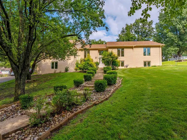 6755 Old Stonehouse Dr, Newburgh, IN 47630