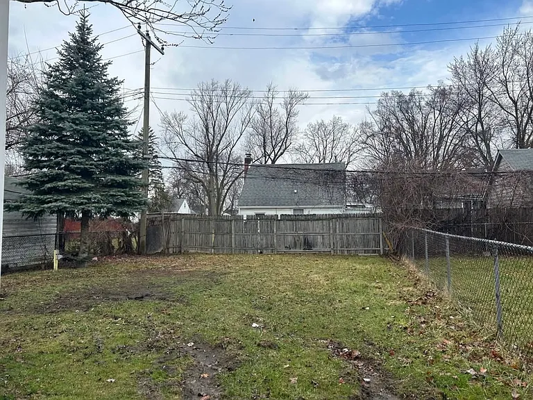 12455 Georgiana Ave — Photo 11