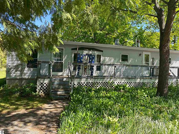 4th image of 714 Glenwood Dr