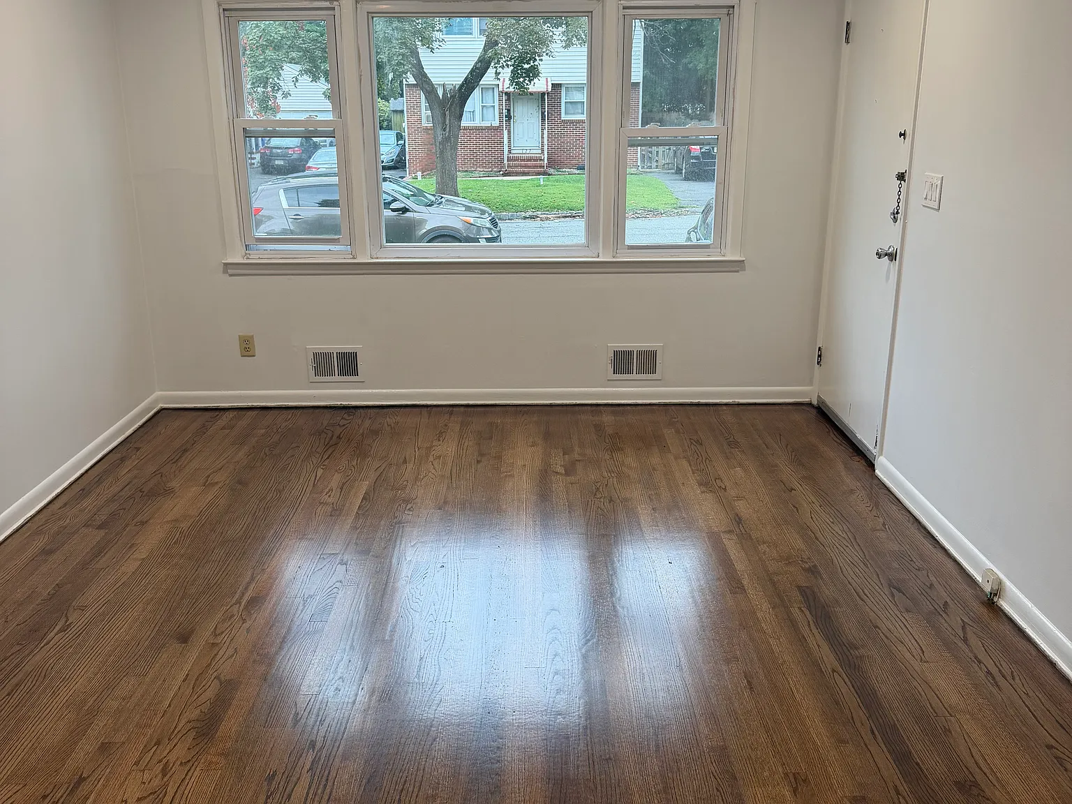 2 bed, 1325 sqft, $2,350 — Photo 2