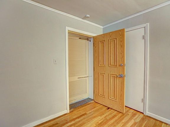 4th image of 3416 Grove Ave APT 3