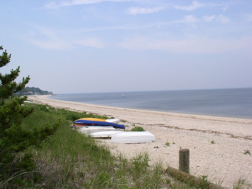 Prvate beach west