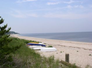 12 Quincy Ave, Bayville, NY 11709