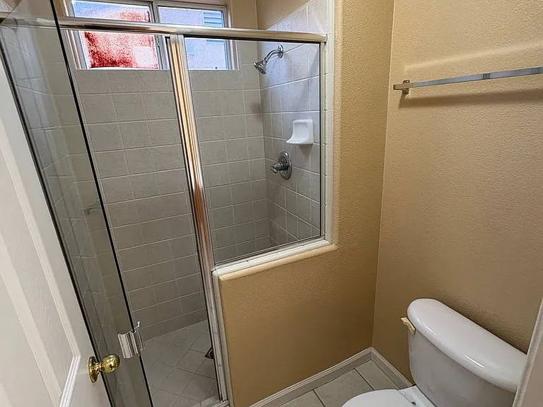 703 W Russell Ave — Photo 21