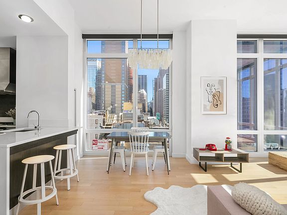 4th image of 247 W 46th St APT 2104