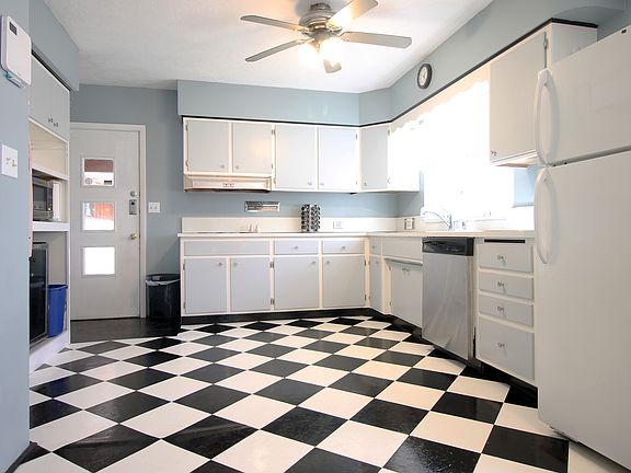 5th image of 410 N 1st St
