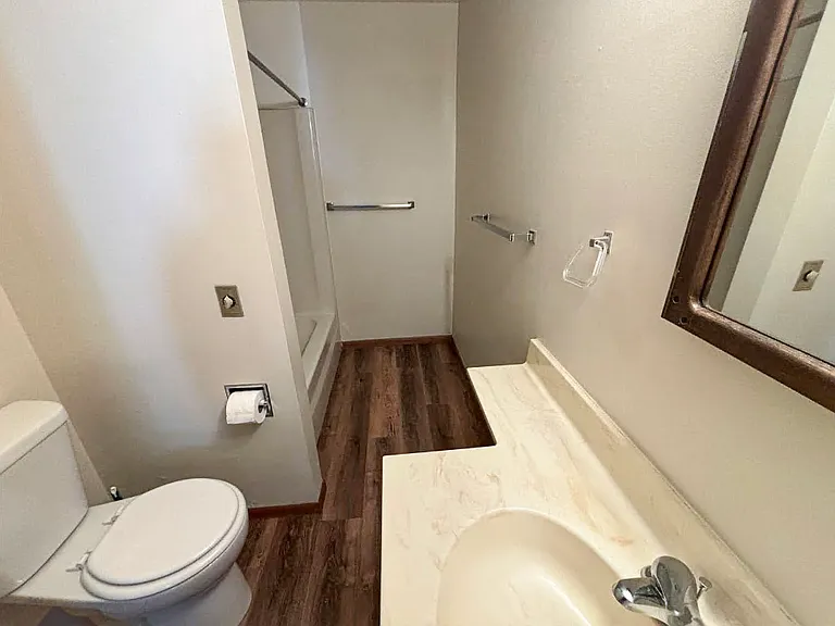 105 E Grand Ave #2 — Photo 6