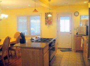 2227 26th St, Long Island City, NY 11105
