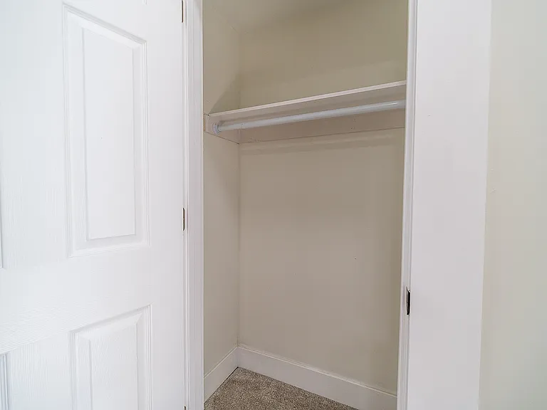 16 Montrose Ave — Photo 17