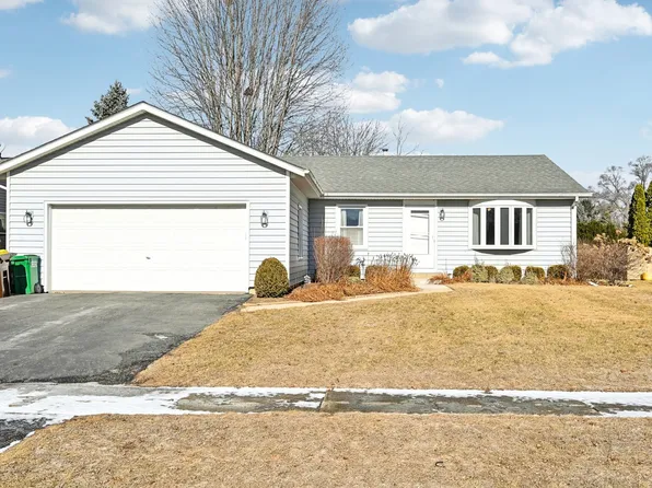 606 5th Ave, Marengo, IL 60152