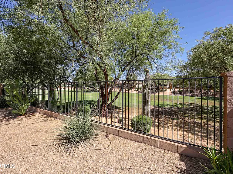 2390 W Jake Hvn — Photo 2