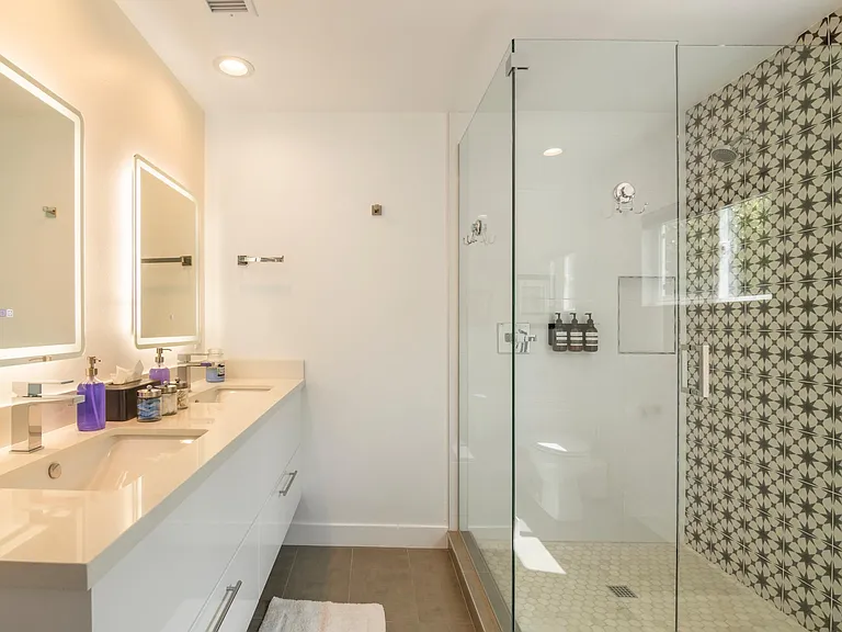 920 N Cerritos Dr — Photo 30