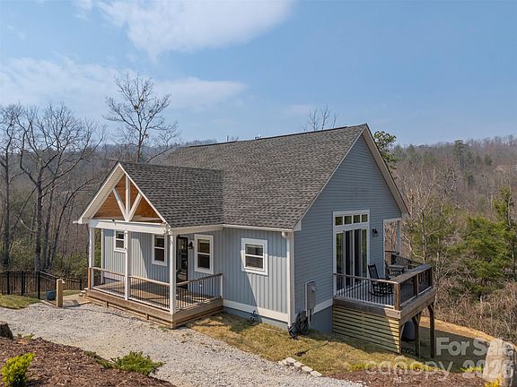 3rd image of 823 Silverstone Dr
