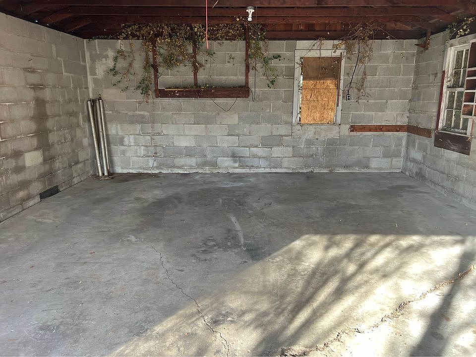 Building Photo 3