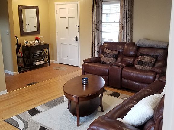 3rd image of 524 N Bellevue Ave