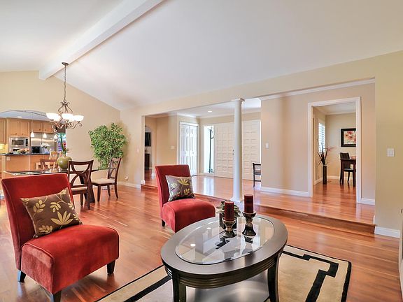 4th image of 118 Lansberry Ct
