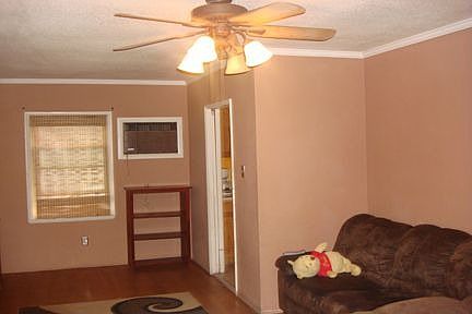 3rd image of 3423 Genevieve St