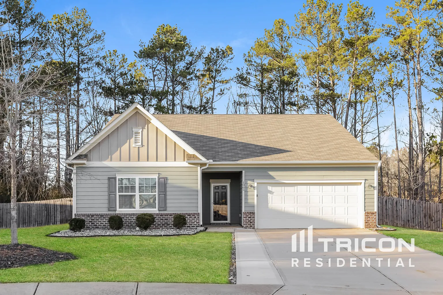 1065 Coldwater Dr photo 1